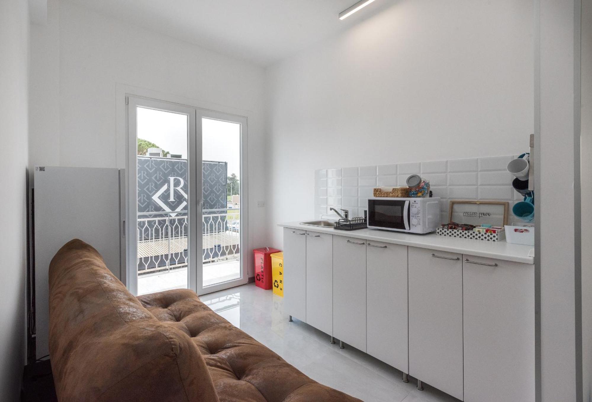 Travelershome Ciampino Airport Guesthouse 600M To Airport Exterior photo