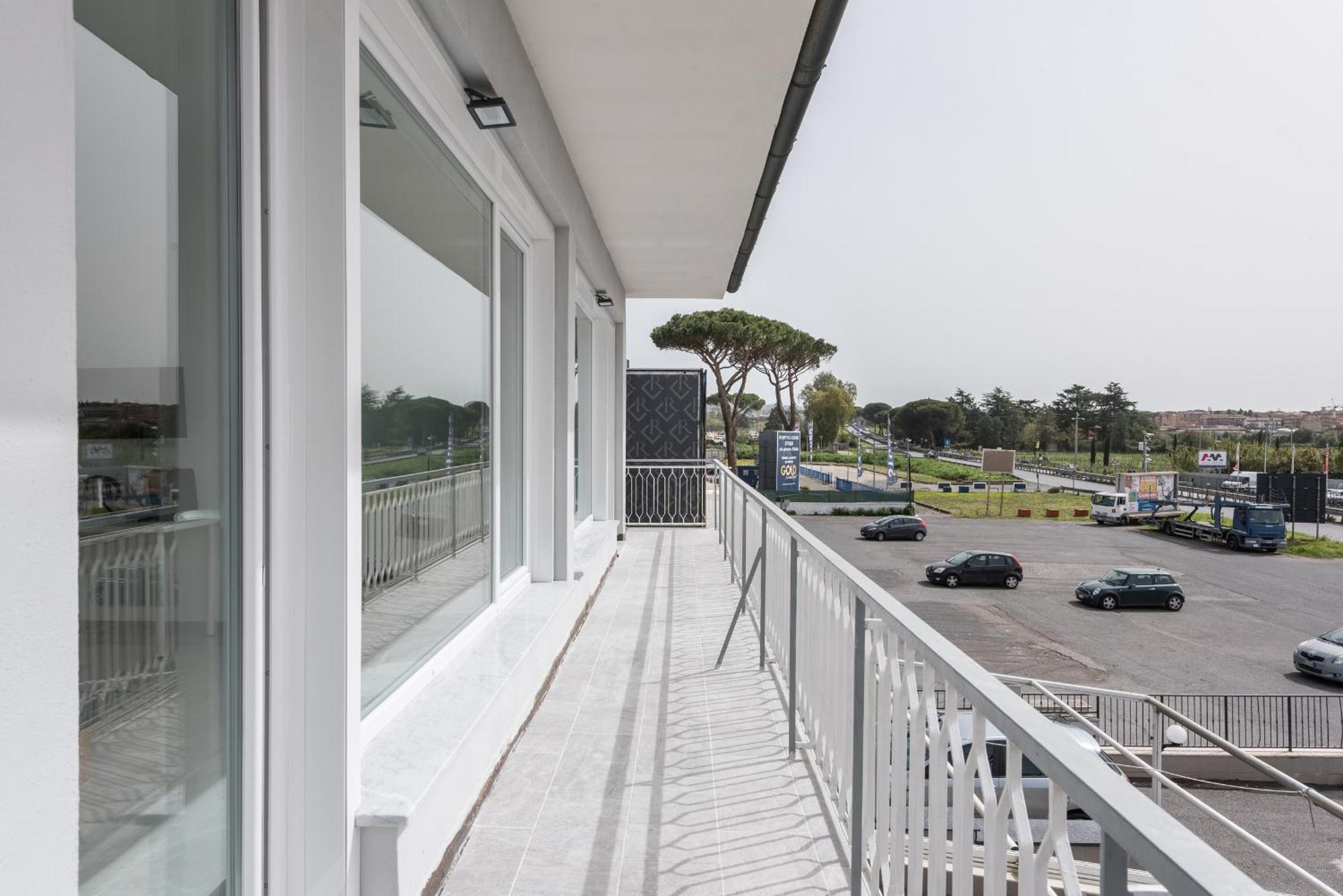 Travelershome Ciampino Airport Guesthouse 600M To Airport Exterior photo