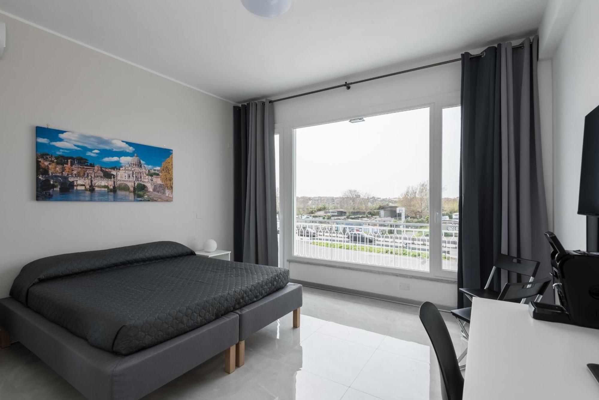 Travelershome Ciampino Airport Guesthouse 600M To Airport Exterior photo