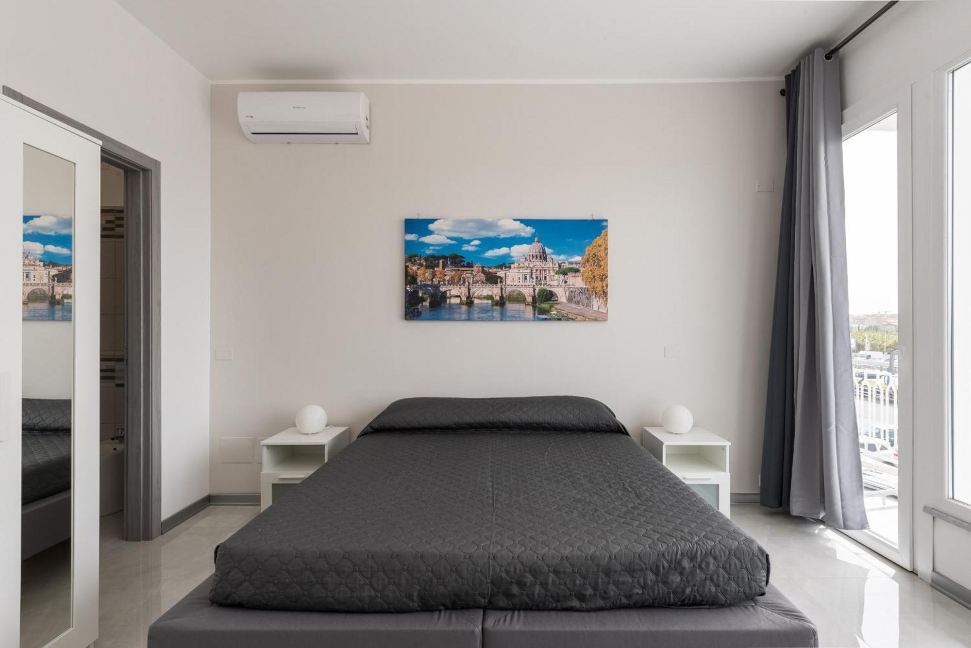 Travelershome Ciampino Airport Guesthouse 600M To Airport Exterior photo